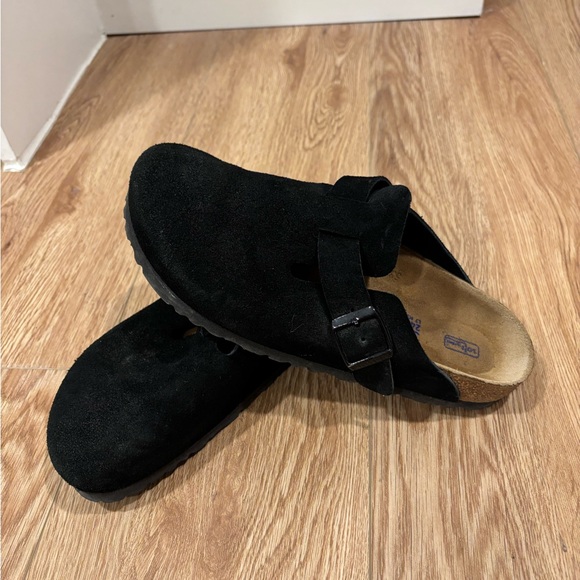 Birkenstock Shoes - LIKE NEW Birkenstock Black Suede Boston